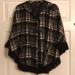 Cute Plaid Pancho with fringe SZ M